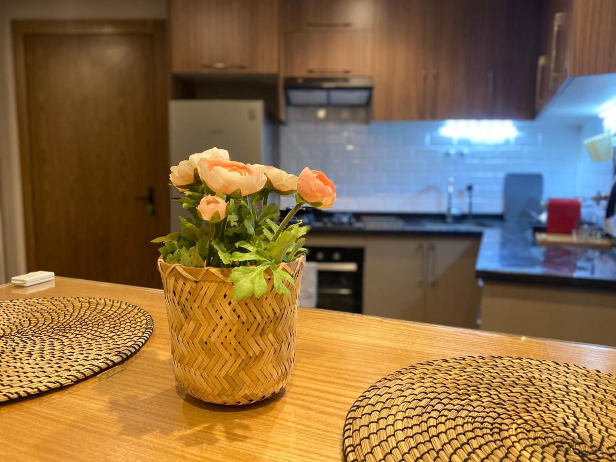 Lovely 1-Bedroom Rental Unit Near 2Mars/Habous Casablanca Bagian luar foto
