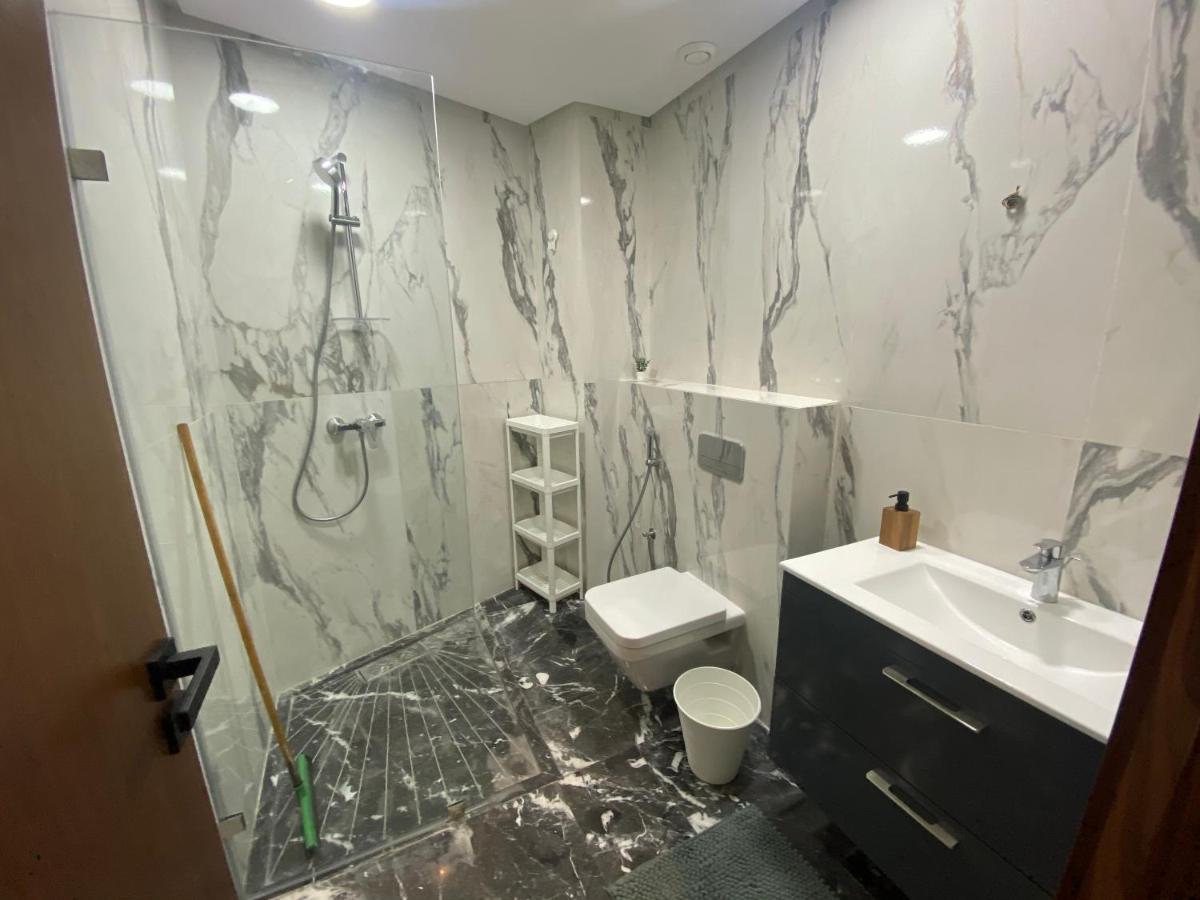 Lovely 1-Bedroom Rental Unit Near 2Mars/Habous Casablanca Bagian luar foto